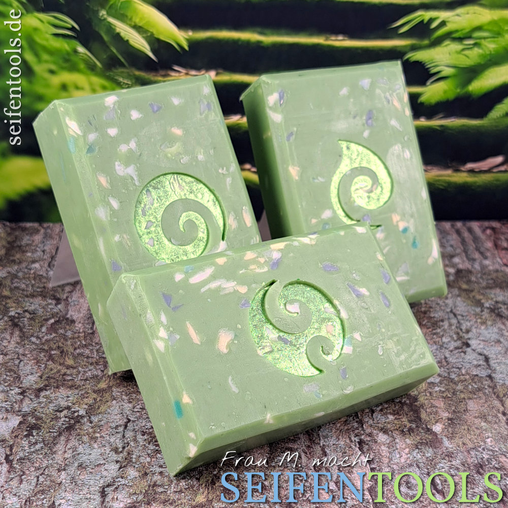 Beispielseifen mit Seifenstempeln Koru-Spiralen Beispielseifen mit Seifenstempeln Koru-Spiralen