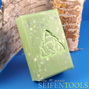 Seifenstempel "Keltischer Trinity-Knoten mit Ring" Beispiel