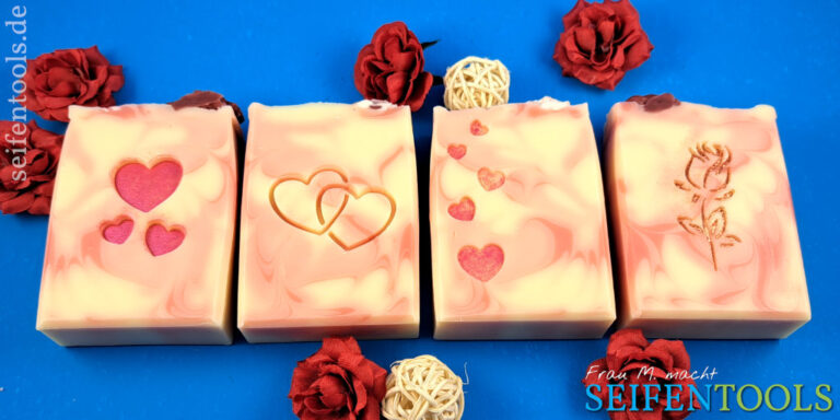 Seifen mit Seifenstempeln Herzen und Rose