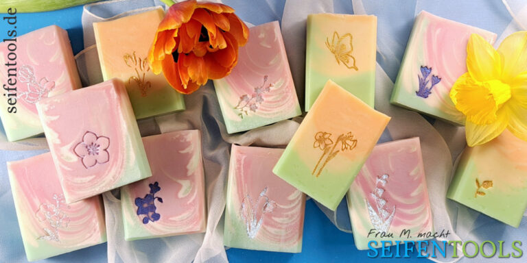 Frühlingsseifen mit Blütenmotivstempeln