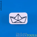 Seifenstempel „Origami-Boot“